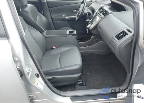 2014 Toyota Prius V Five z USA, uszkodzony, nr VIN JTDZN3EU6E3318801